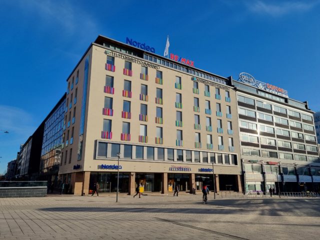 Pääkonttori ja Varsinais-Suomen aluekonttori uuden kauppatorin kupeessa, osoitteessa Kauppiaskatu 9, Turku.